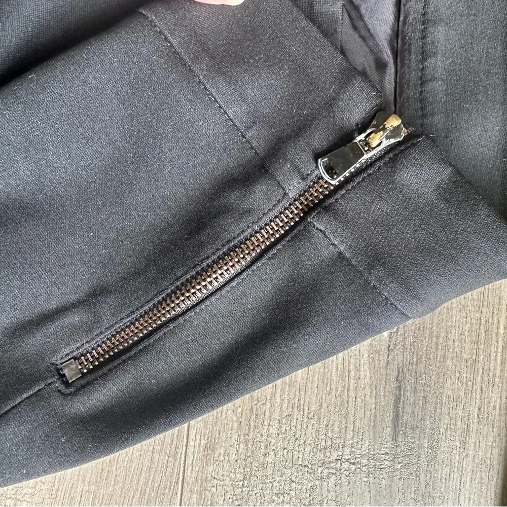 Ann Taylor side zip stretch pant - size 6 - black